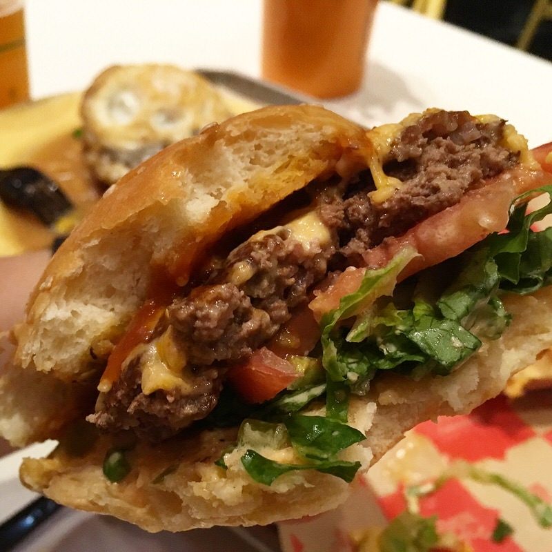 アメリカンクラシックバーガーの断面