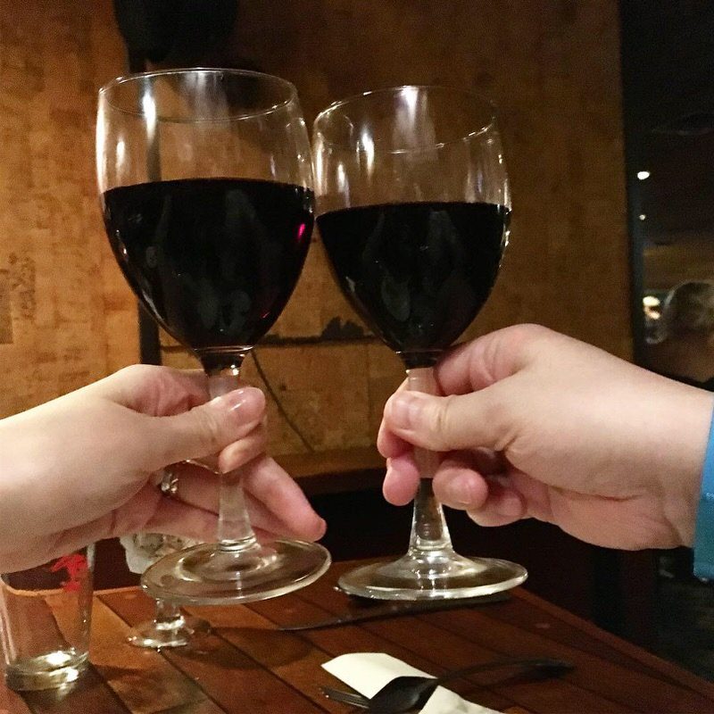 7.5ドルのクラス赤ワインで乾杯!