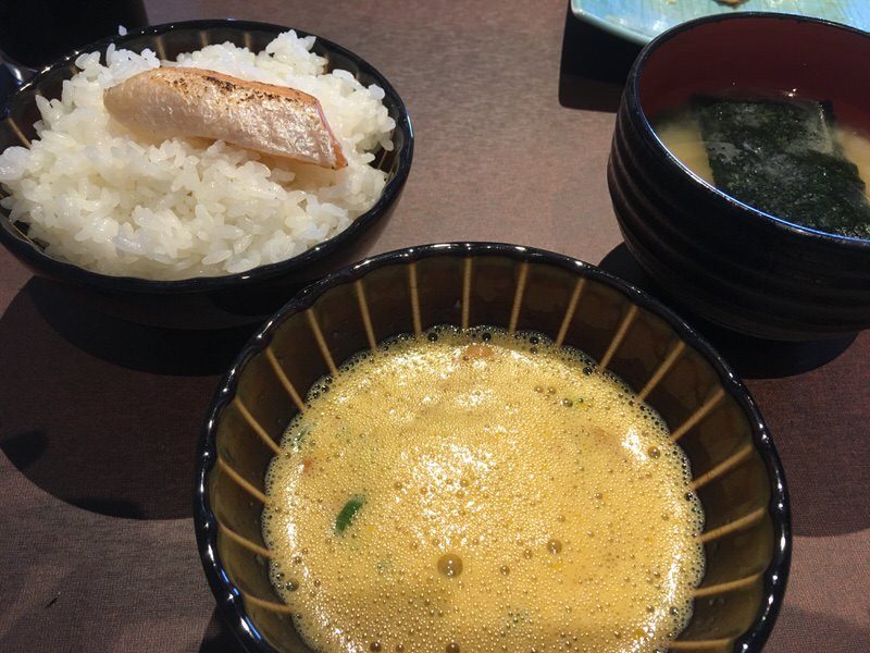 メイン？のご飯と味噌汁と納豆