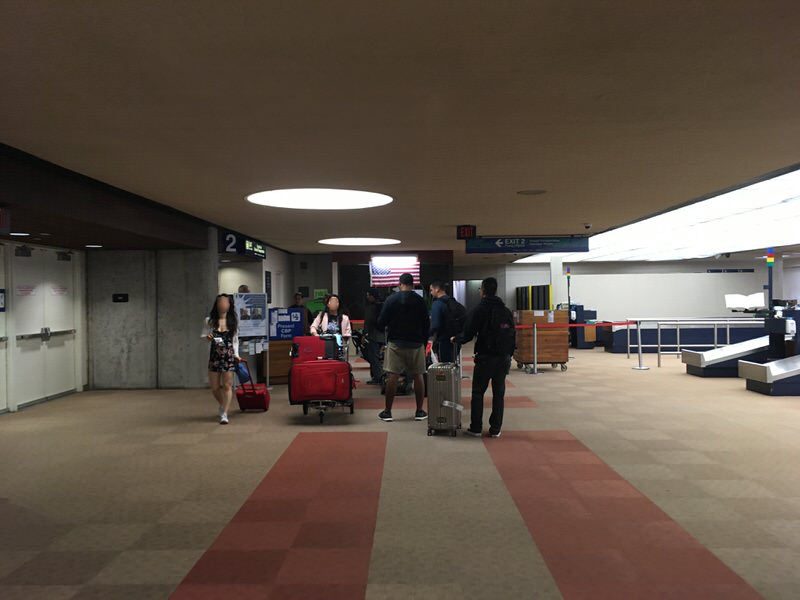 ホノルル国際空港内、個人出口