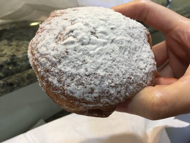 ずっしりと重いハウピアマラサダ