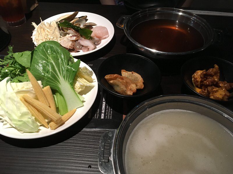 戻ってくると用意されていた鍋と取ってきた食材