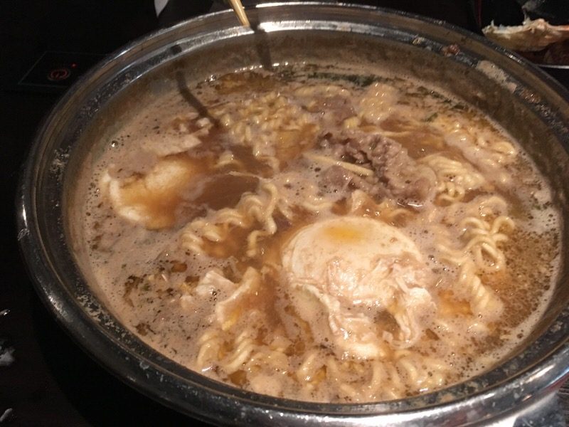シメのラーメンを作成!