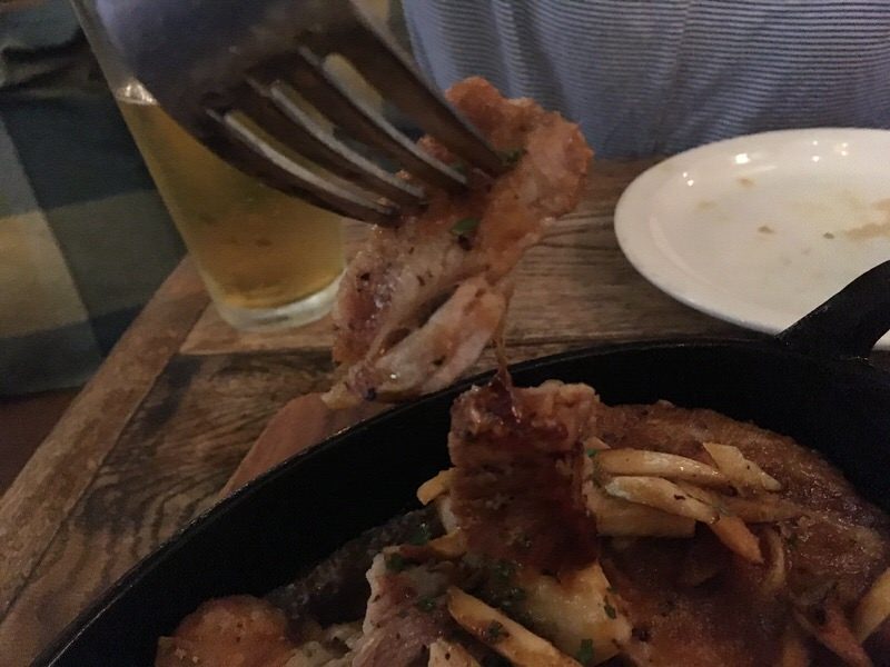 Grilled Local Pork Chop (グリルド・ローカルポークチョップ) 23ドル