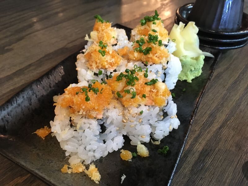 スパイシーまぐろロール 6ドル (通常8ドル)