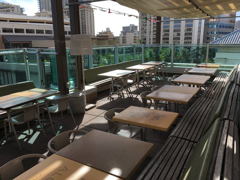 BUHOの開放的な店内 その3