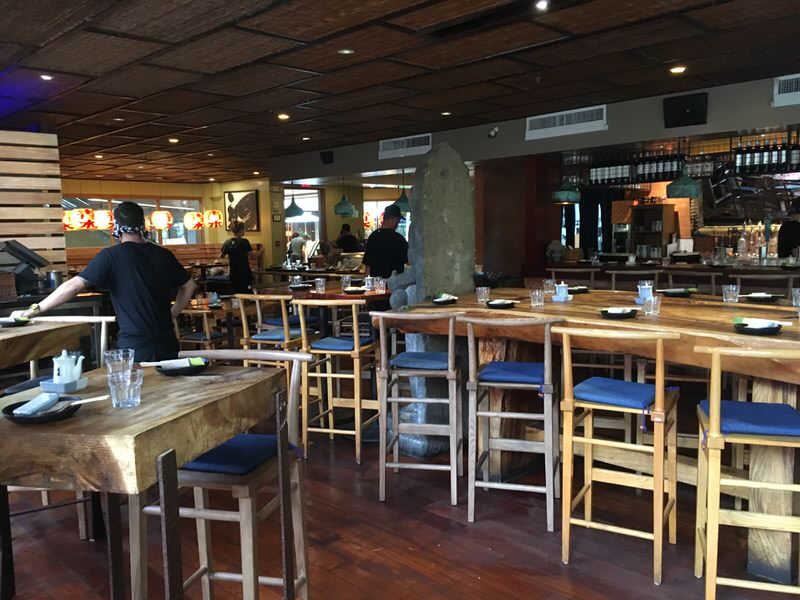 道楽寿司の店内