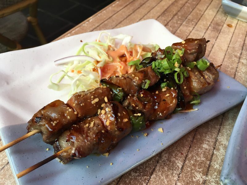 ステーキとしし唐の焼き鳥 6ドル