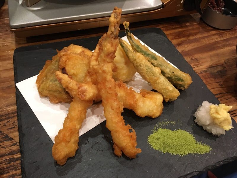 8品目：季節の天ぷら盛り合わせ (Assorted Seasonal Tempura)