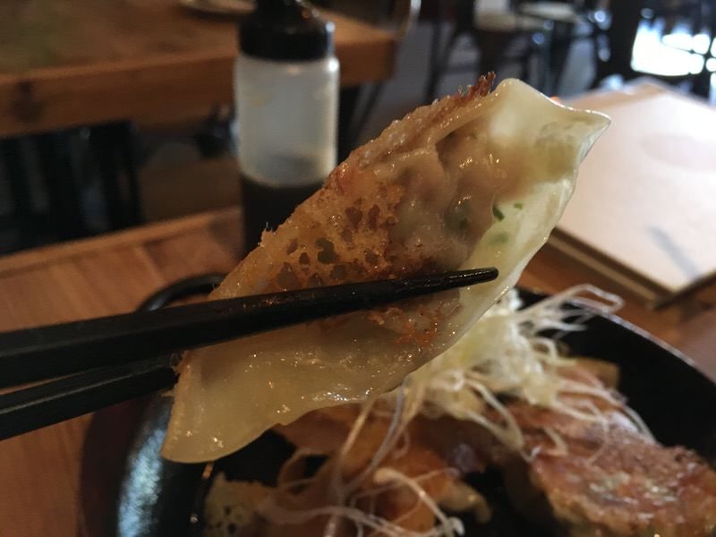 羽つきの美味しい餃子!