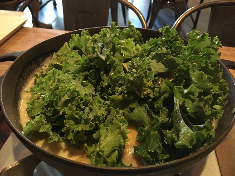 鍋に大量に放り込んだケール