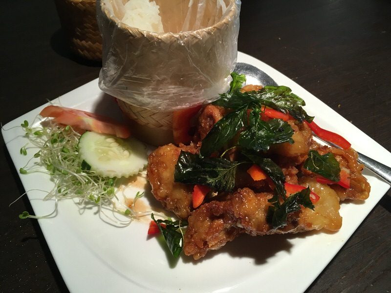 Crispy Garlic Chicken 11ドル