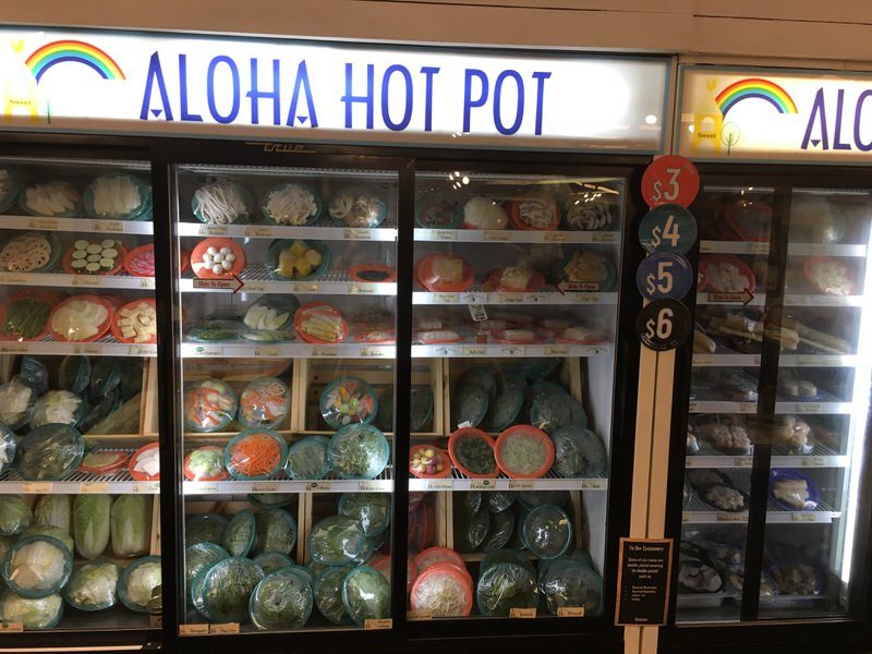 スイートホームカフェの鍋の具が入った冷蔵庫