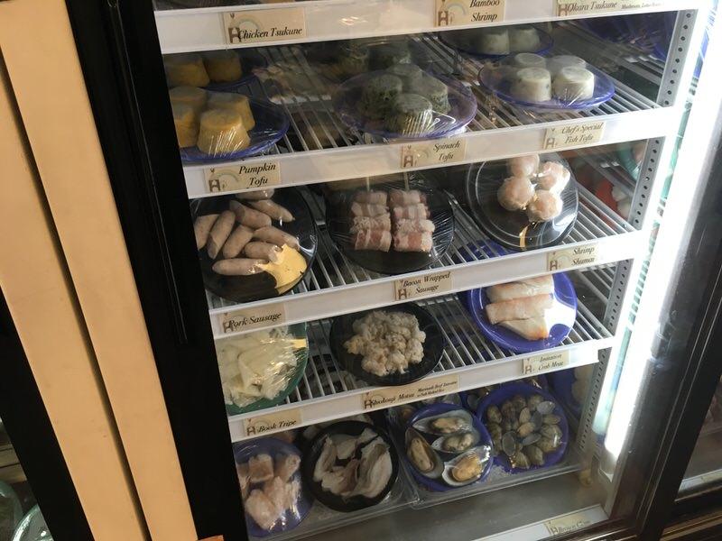 スイートホームカフェの具材 変わり豆腐、ソーセージ、魚介など