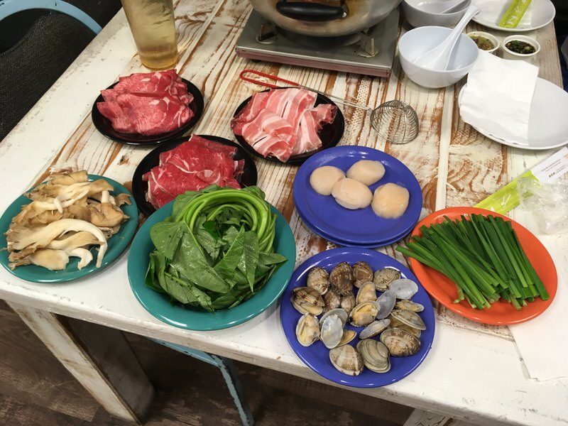 冷蔵庫から取ってきた鍋の具材