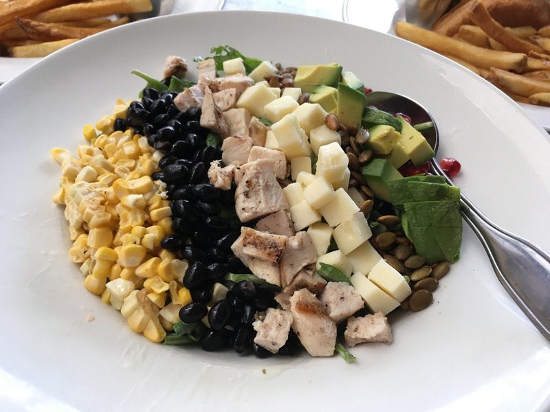 CALIFORNIA-STYLE COBB SALAD 16.95ドル