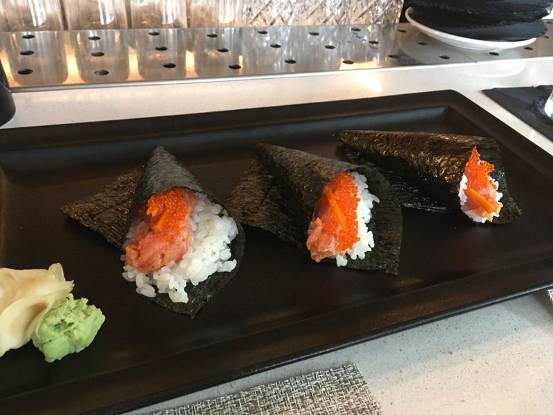 SPICY TUNA HAND ROLL 1本4ドル