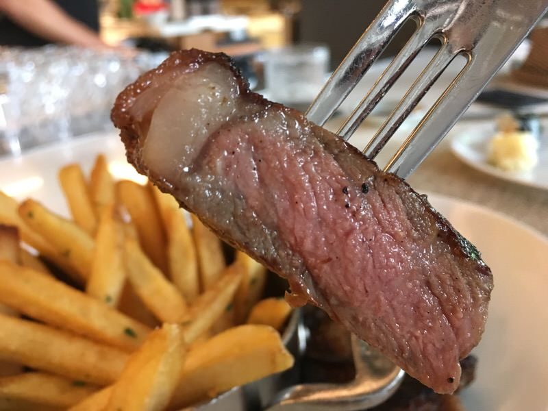 ステーキも食べられるようになった ストリップステーキ ワイキキのハッピーアワーに行ってきました 19年9月 出不精夫婦が暮らすように旅するブログ