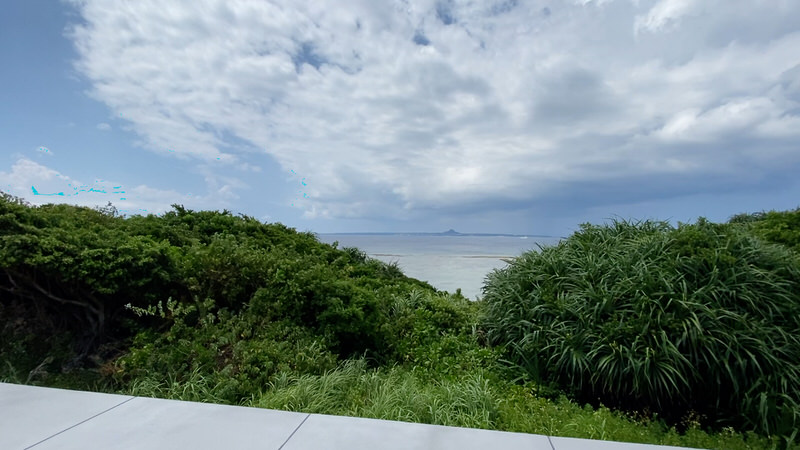 石の舞台から見える伊江島