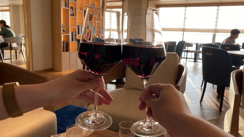赤ワインで乾杯！